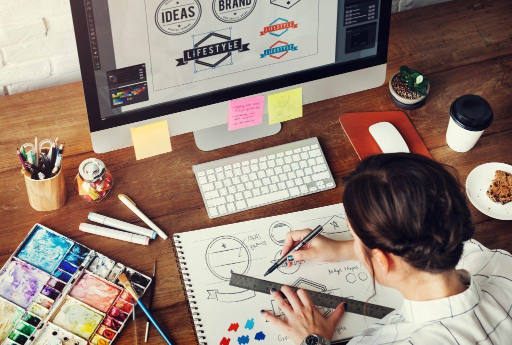 Servicio de diseño e imagen corporativa, parches, llaveros