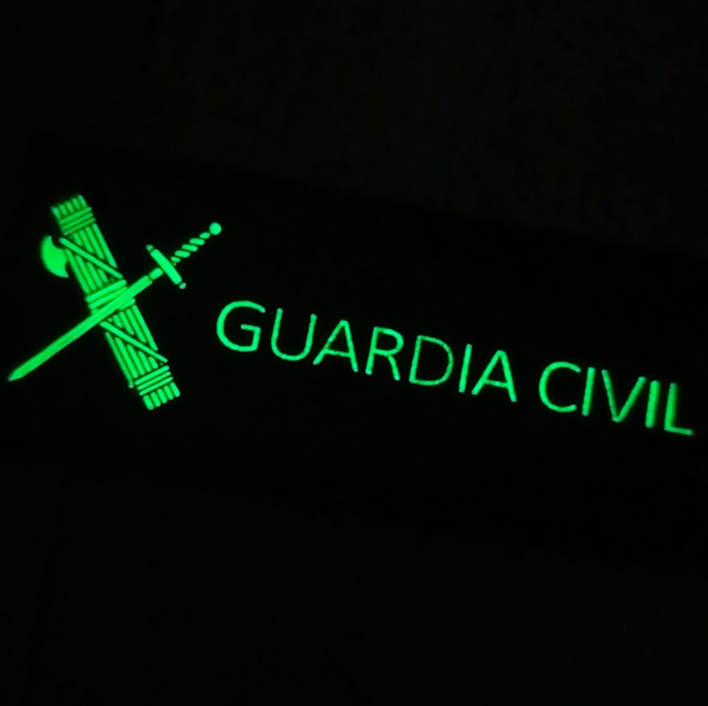 galleta_cinta_guardia_civil_luminiscente_escudo_benemerita_españa_identificación