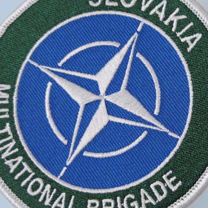 Parche Eslovaquia Brigada Multinacional OTAN bordado color