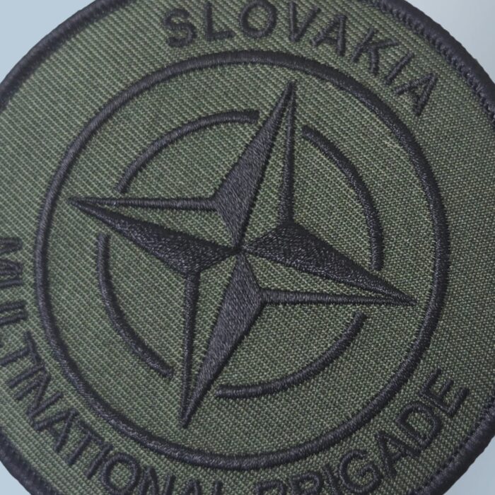 Parche Eslovaquia Brigada Multinacional OTAN bordado