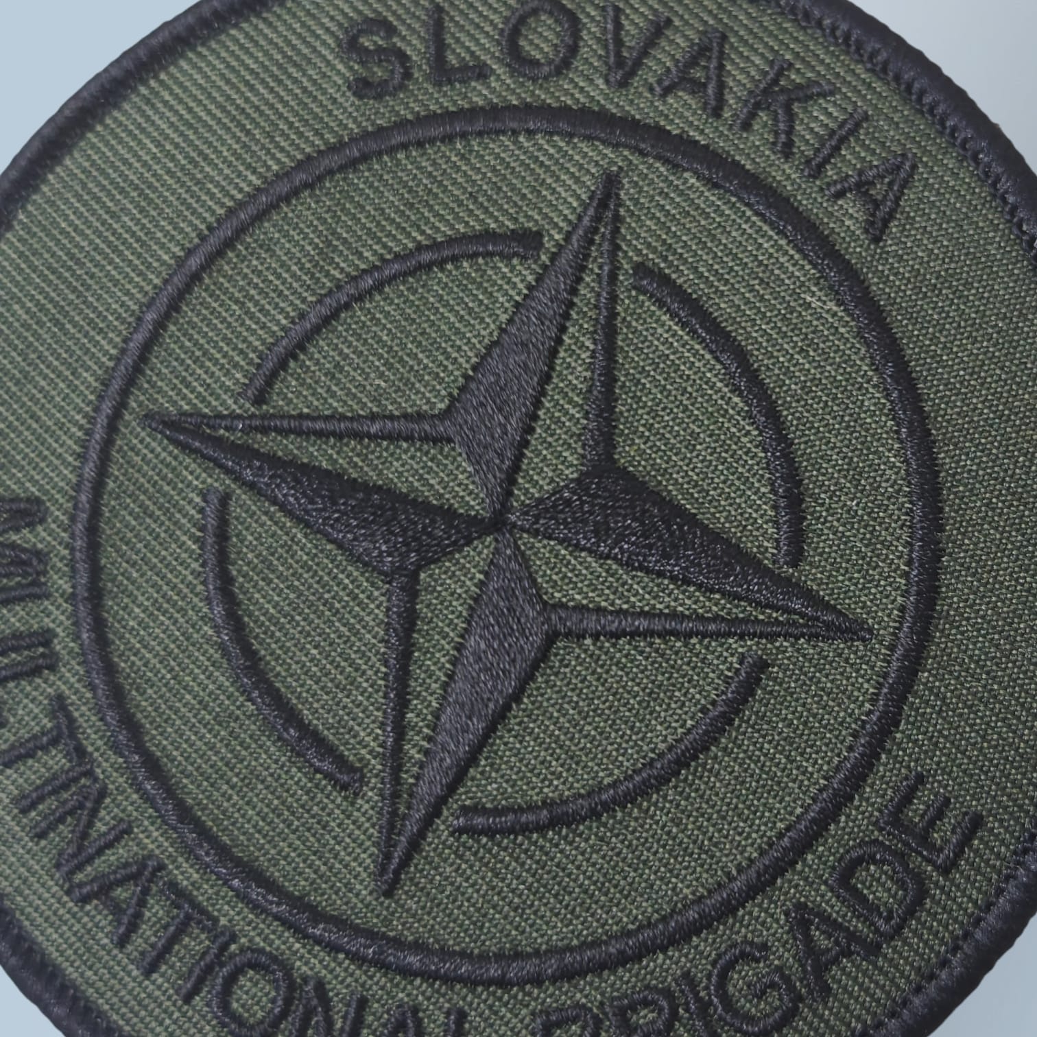 Parche Eslovaquia Brigada Multinacional OTAN bordado