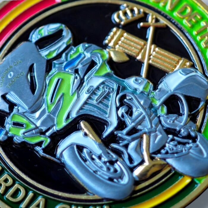 Moneda Guardia Civil Agrupación de Tráfico 5 cm relieve esmalte detalle moto